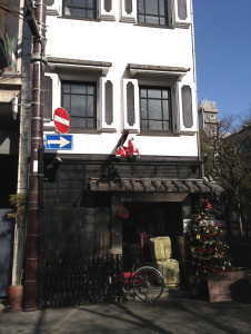 危うしサンタ(居酒屋で飲みすぎ足もとふらつく？）＠Kyoto Dec.2012