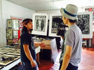 「版画コレクティブ、 Pangrok Sulapを訪ねて」2015年8月、マレーシアのボルネオ島のラナウ、居原田遥