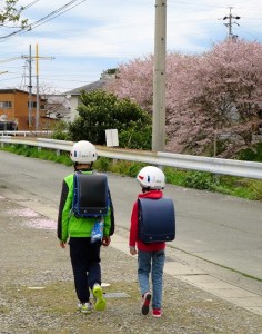 「おにいちゃん」と通学＠Ise, April 2015 by Sayaka-san